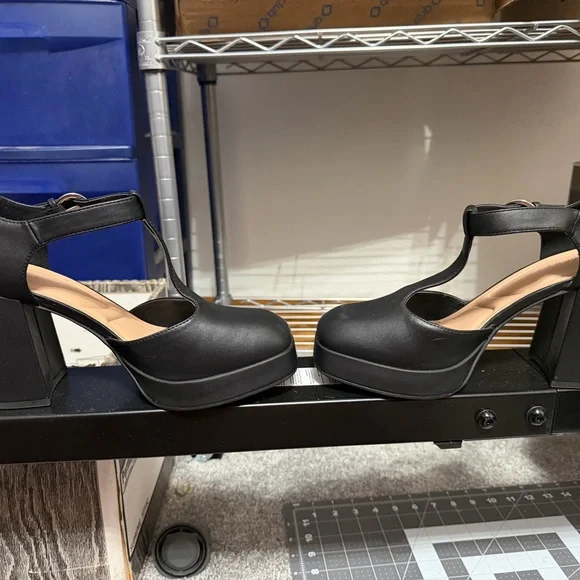 Jellypop Black T-Strap Platform Block Heels - Picture 4 of 8